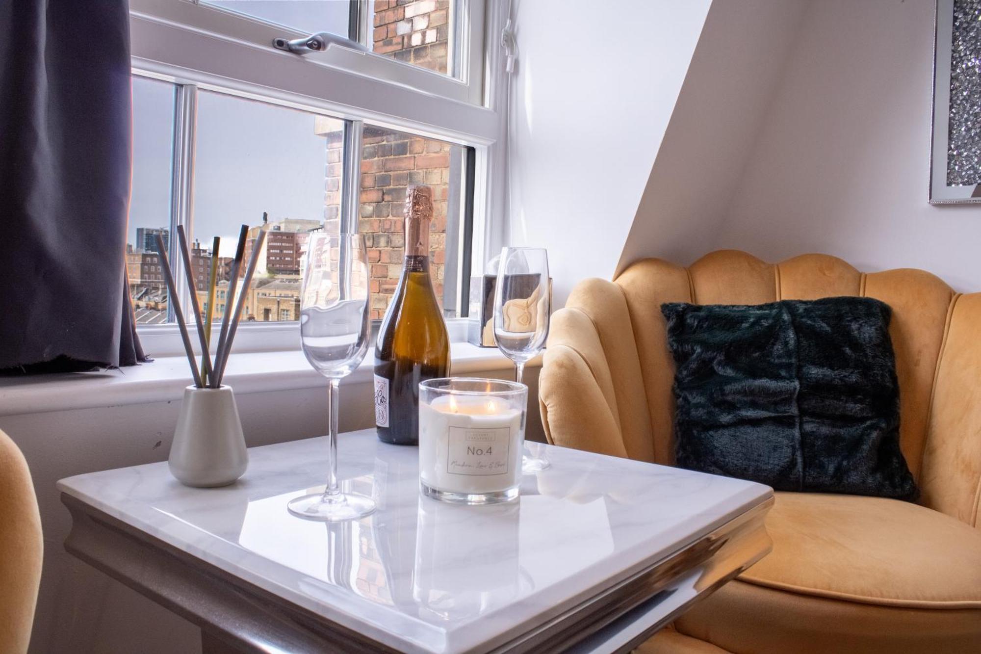 Luxurious 1-Bedroom Penthouse In Marble Arch 71 London Exterior foto